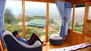 Chalet, 3 Bedrooms, Shared Bathroom | Desk, iron/ironing board, free WiFi