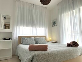 Villa, 2 habitaciones, piscina privada | 2 dormitorios, escritorio, tabla de planchar con plancha