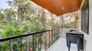 Deluxe Room | Balcony