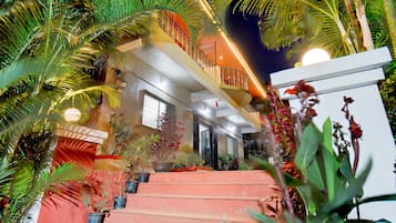 Entrada al alojamiento