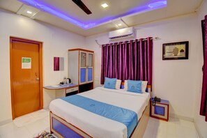 Chambre Deluxe | Rideaux occultants, lits pliants/supplémentaires, draps fournis