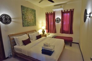 4 bedrooms, in-room safe, WiFi, bed sheets - 4 Bedroom Villa with Private Pool in Walled Garden (Mae Nam)