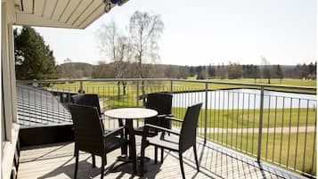 Deluxe Double Room, 1 Queen Bed, Golf View | Balcony