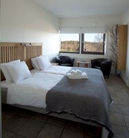 Comfort Double Room, 1 Queen Bed, Mountain View | Blackout drapes, bed sheets