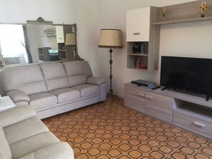 Living area - Villa San Siro typical noble residence directly on Lake Como (san siro)