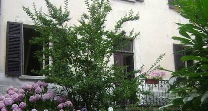 Villa San Siro résidence noble typique directement sur le lac de CÎme