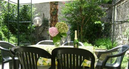 Villa San Siro típica residencia noble directamente en el lago de Como