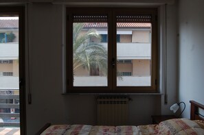 2 Schlafzimmer, Bügeleisen/Bügelbrett, Bettwäsche