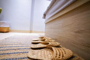 Deluxe Double Room | Blackout drapes, free WiFi, bed sheets - Kactus Hotel (Kowloon)