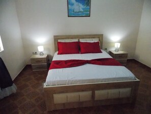 Desk, soundproofing, iron/ironing board, free WiFi - Apartment Dejvi (Sarandë)
