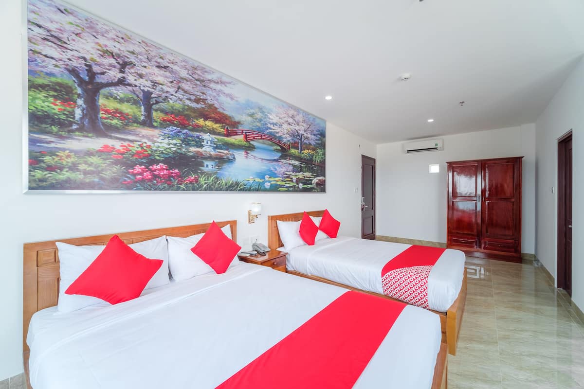 Phòng 4 dành cho gia đình | Minibar, két bảo mật tại phòng, bàn, phòng cách âm 