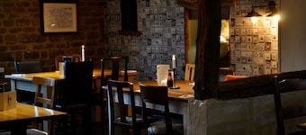 The Hollybush Inn