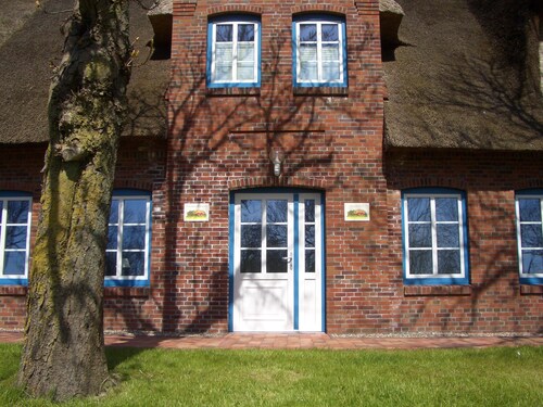 5 star apartment under thatch in a quiet location with a unique view