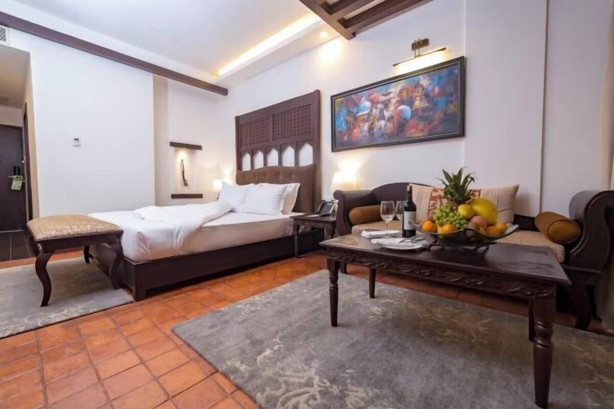 1 bedroom, premium bedding, in-room safe, desk
