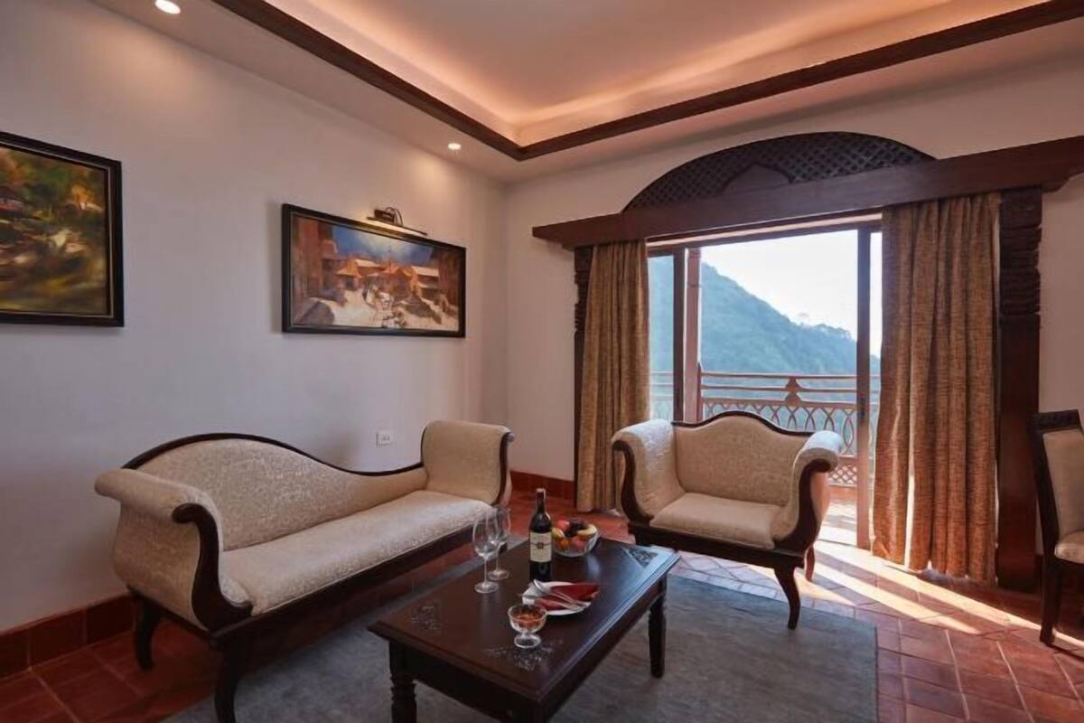 Living area | 43-inch Smart TV with premium TV channels, TV