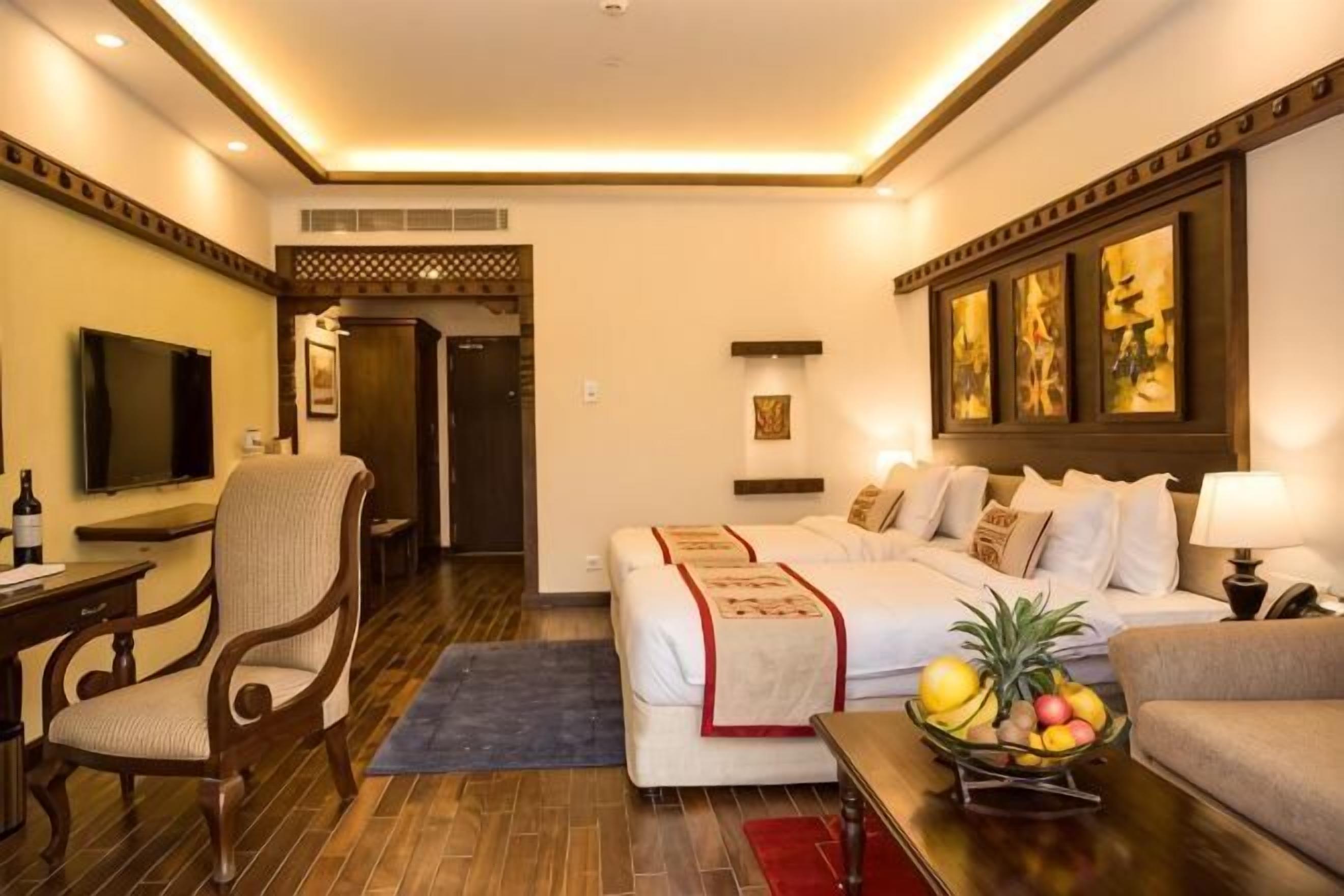 Premium bedding, in-room safe, desk, laptop workspace