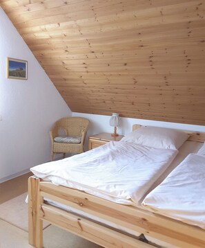 2 Schlafzimmer, Reisekinderbett, kostenloses WLAN