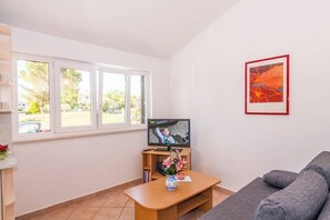 TV - Malibu, Croatia (Porec)