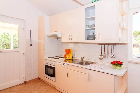 Fridge, microwave, oven, dishwasher