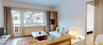 Well located apartmenthouse with sideview of the lake of St.