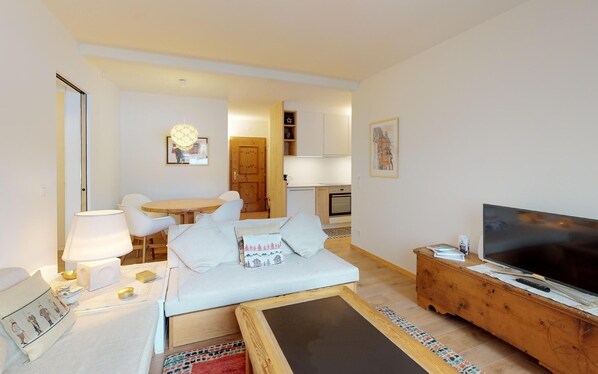 TV, stereo - Well located apartmenthouse with sideview of the lake of St. (St. Moritz)