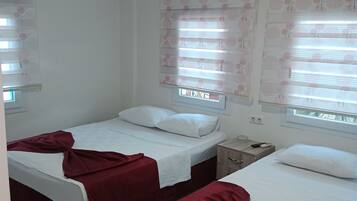 1 bedroom, desk, blackout curtains, soundproofing