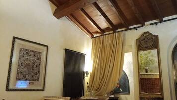 Interni