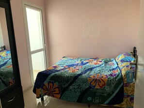 3 bedrooms, iron/ironing board, free WiFi, bed sheets