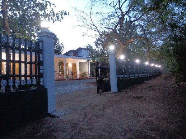 Πρόσοψη καταλύματος