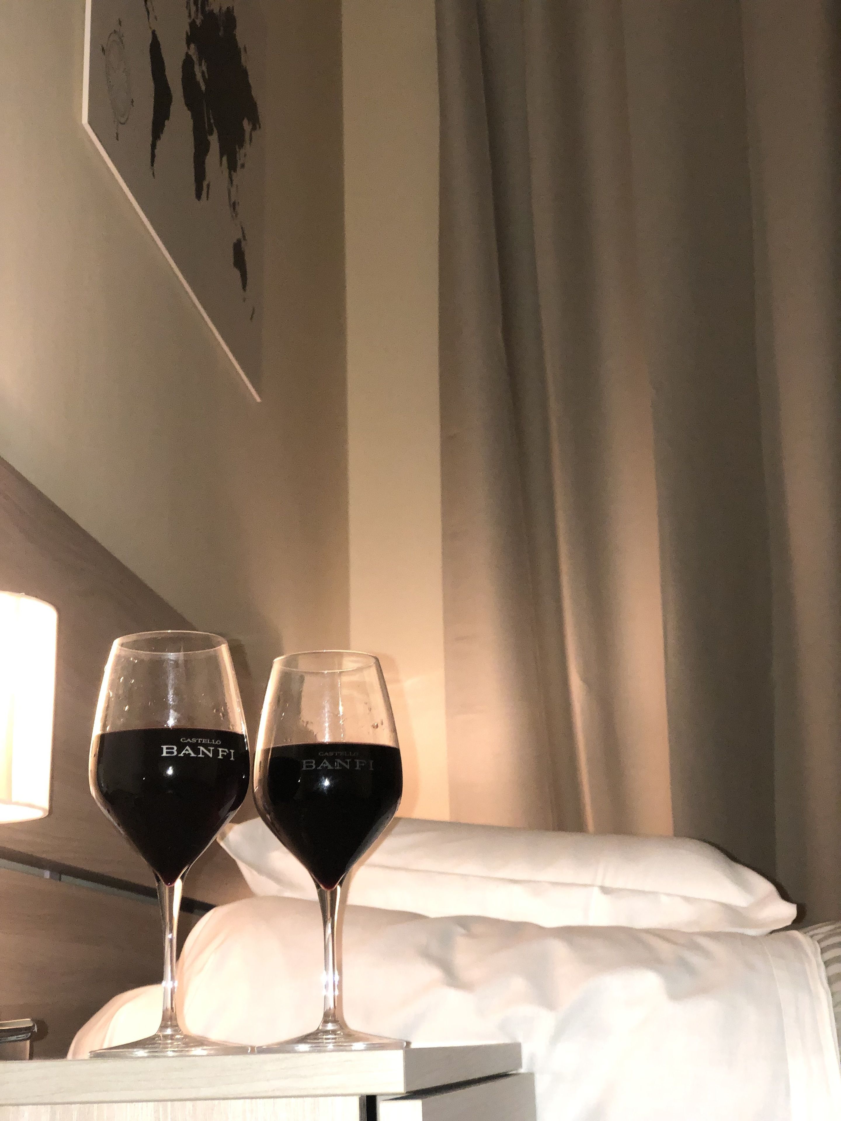 Bureau, espace de travail pour ordinateur portable