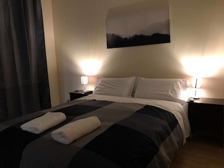 Triple Room, Garden View | 1 bedroom, desk, laptop workspace, soundproofing