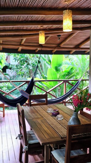 Outdoor dining - Simsalabim Jungleow slow down in the middle of the jungle (Cobano, Puntarenas,)