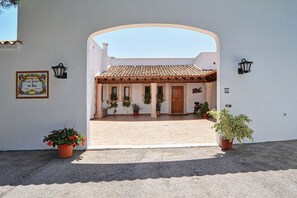 Exterior - Holiday home Toni i na Bel, wonderful panoramic sea views, pool, Wi-Fi and A/C (S' Horta)