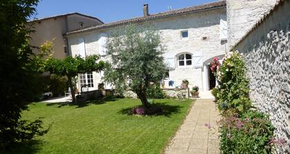 ROSE Room, Saint Roch Bed and Breakfast, indoor heated pool