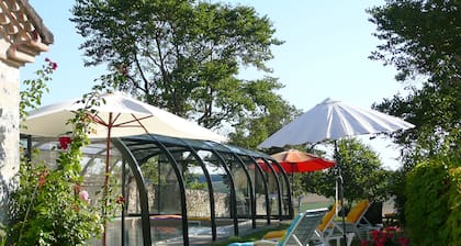 Chambre ROSE, Chambres d'HÎtes Saint Roch, piscine couverte chauffée
