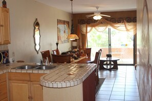 Apartment, 3 Schlafzimmer | Eigene Küche | Kühlschrank, Mikrowelle, Ofen, Herdplatte