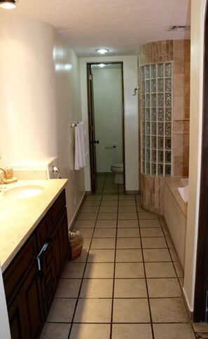 Apartment, 2 Schlafzimmer | Badezimmer | Handtücher