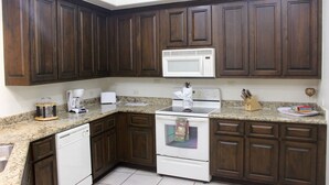 Condo, 2 Bedrooms | Private kitchen - Bella Sirena 2BR BE 505 by Casago (Puerto Peñasco)