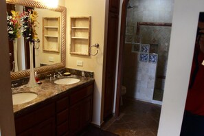 Bathroom - Casa Blanca 2BR CC 405-v by Casago (Puerto Peñasco)