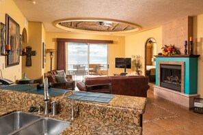Condo, 2 quartos | Tecnologia