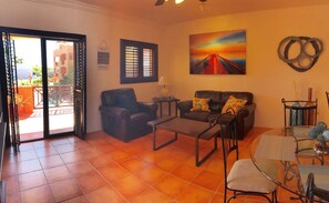 Condo, 2 Bedrooms | Lobby lounge