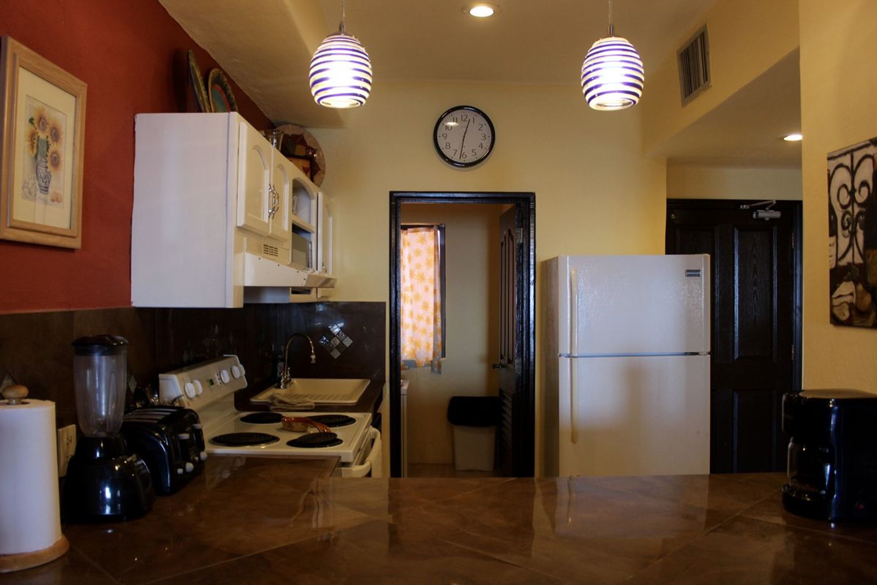 Room, 2 Bedrooms | Dapur peribadi