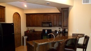 Appart'hôtel, 2 chambres | Cuisine privée | Réfrigérateur, plaque de cuisson, lave-vaisselle