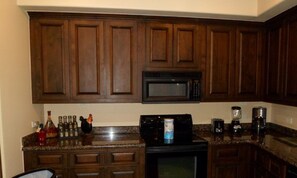 Condo, 2 habitaciones | Cocina privada | Refrigerador, parrilla de estufa y lavavajillas 