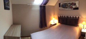2 chambres, fer et planche Ă repasser