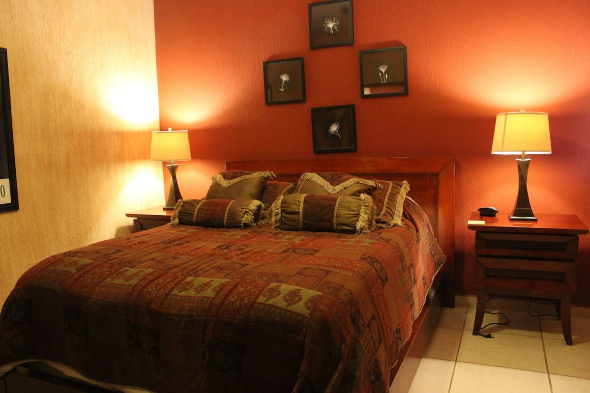 Apartment, 2 Schlafzimmer, Meerblick, Erdgeschoss | Bügeleisen/Bügelbrett, kostenloses WLAN, Bettwäsche