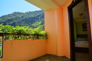 Interior - Hotel La Chimenea Casa De Piedad (Baños de Agua Santa)