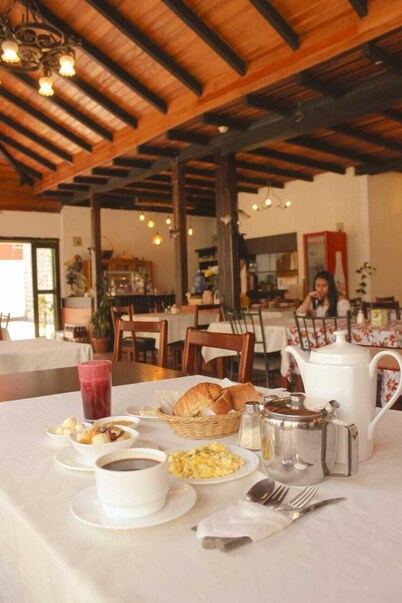 Hotel La Chimenea Casa De Piedad