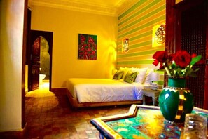 Suite Junior, non fumatori, vista cortile | Biancheria da letto ipoallergenica, materassi in memory foam