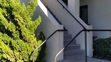 تفاصيل الفندق من الخارج